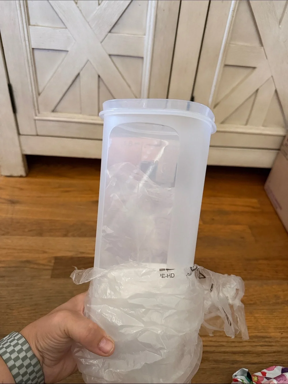 Tupperware Slim Line Pitcher w strainer
